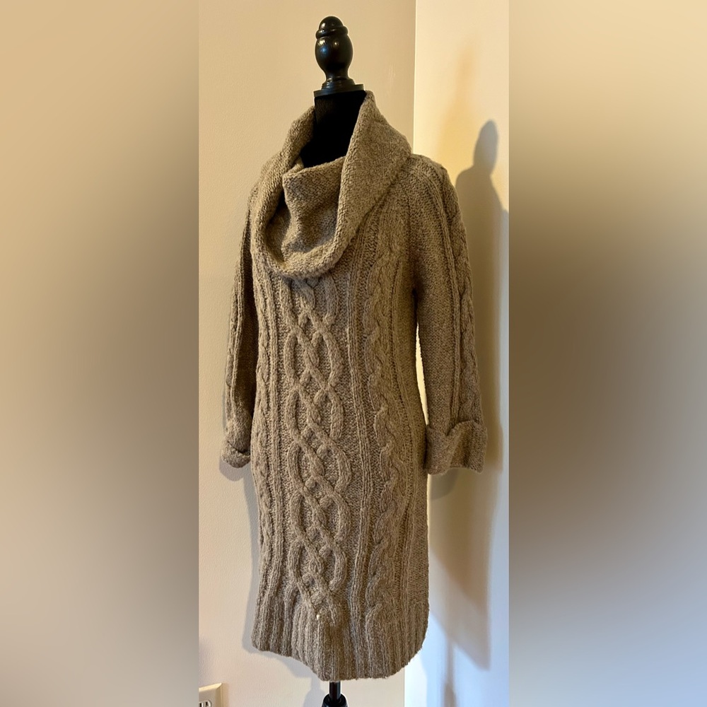 Cozy olive cable knit Sweater Dress sz large NWOT